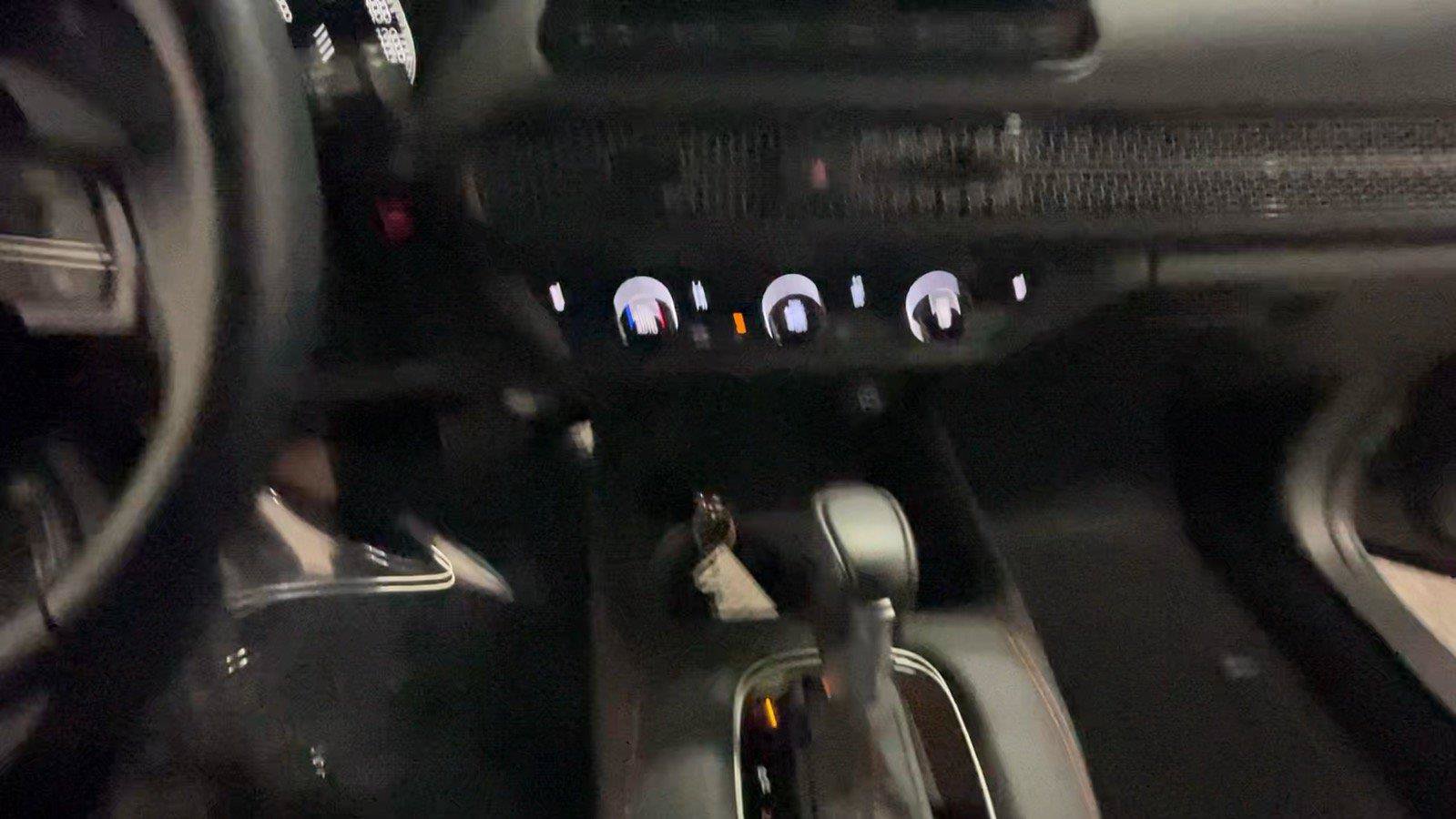 Certified 2025 Honda HR-V Sport image 37