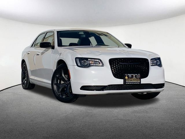 Used 2023 Chrysler 300 Touring w/ Sport Appearance Package image 2