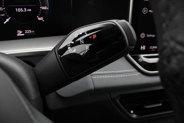 New 2026 Volkswagen Tiguan SE R-Line FWD image 15