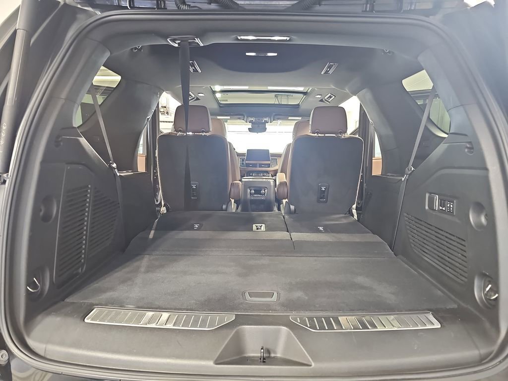 Certified 2023 Chevrolet Tahoe High Country AWD/4WD image 18