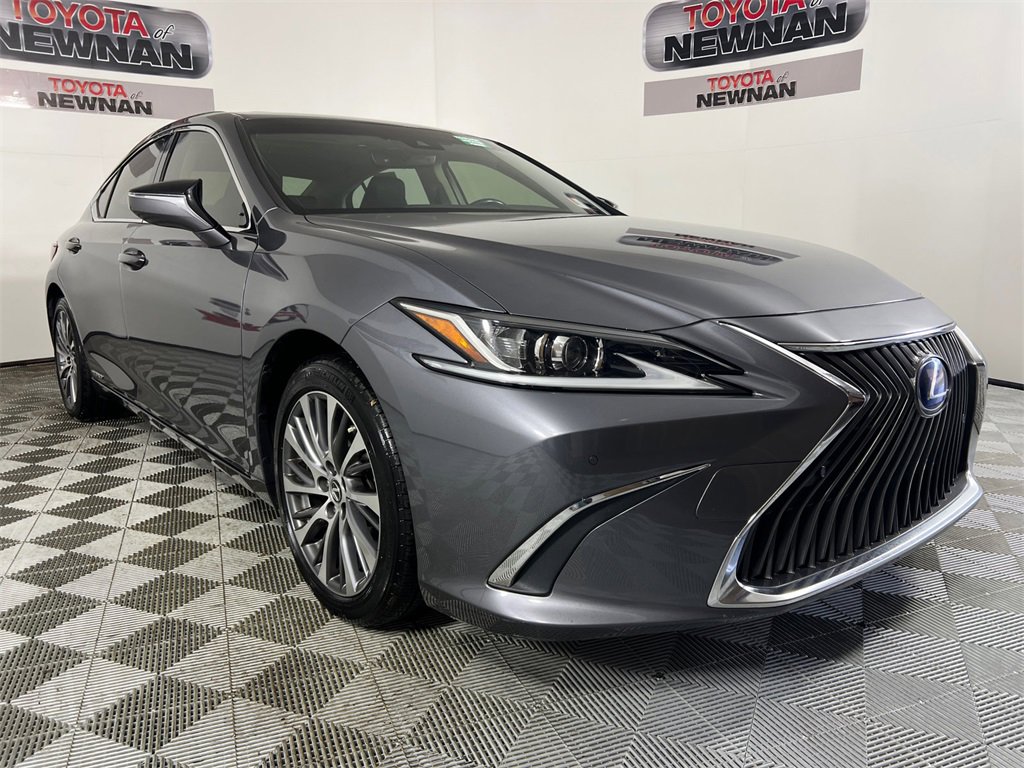 Used 2019 Lexus ES 300h w/ Premium Package