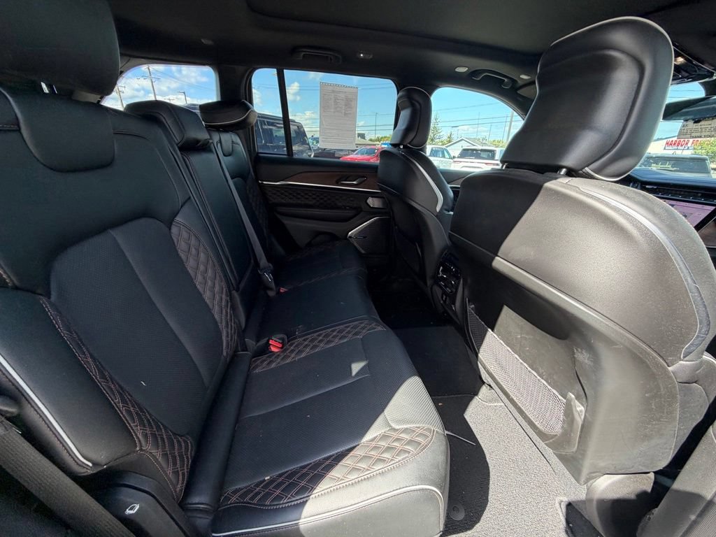 Used 2022 Jeep Grand Cherokee Summit w/ Advanced Protech Group IV AWD/4WD image 14