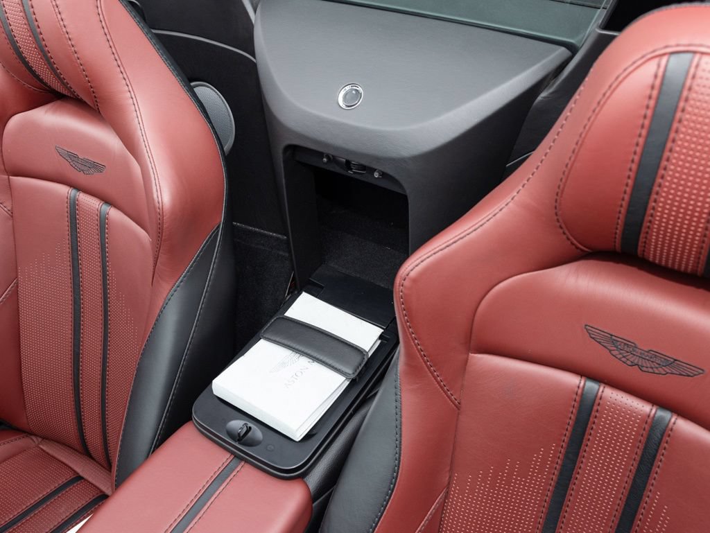 Used 2021 Aston Martin V8 Vantage Roadster RWD image 42