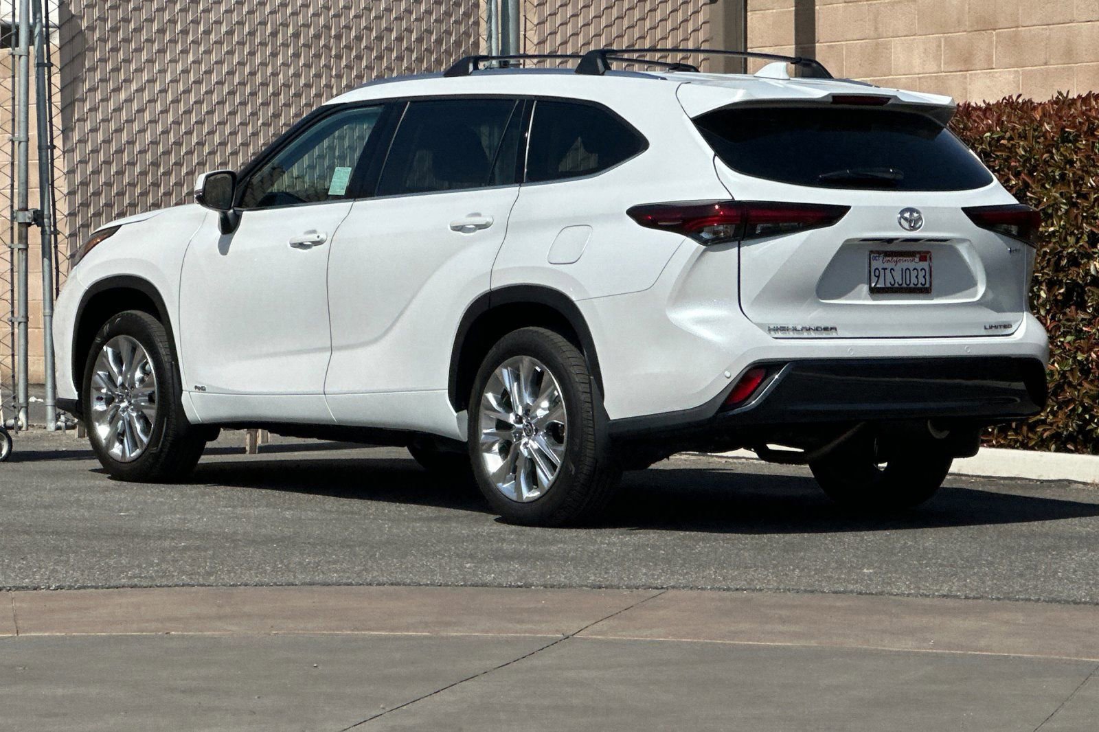 Used 2026 Toyota Highlander Limited image 6