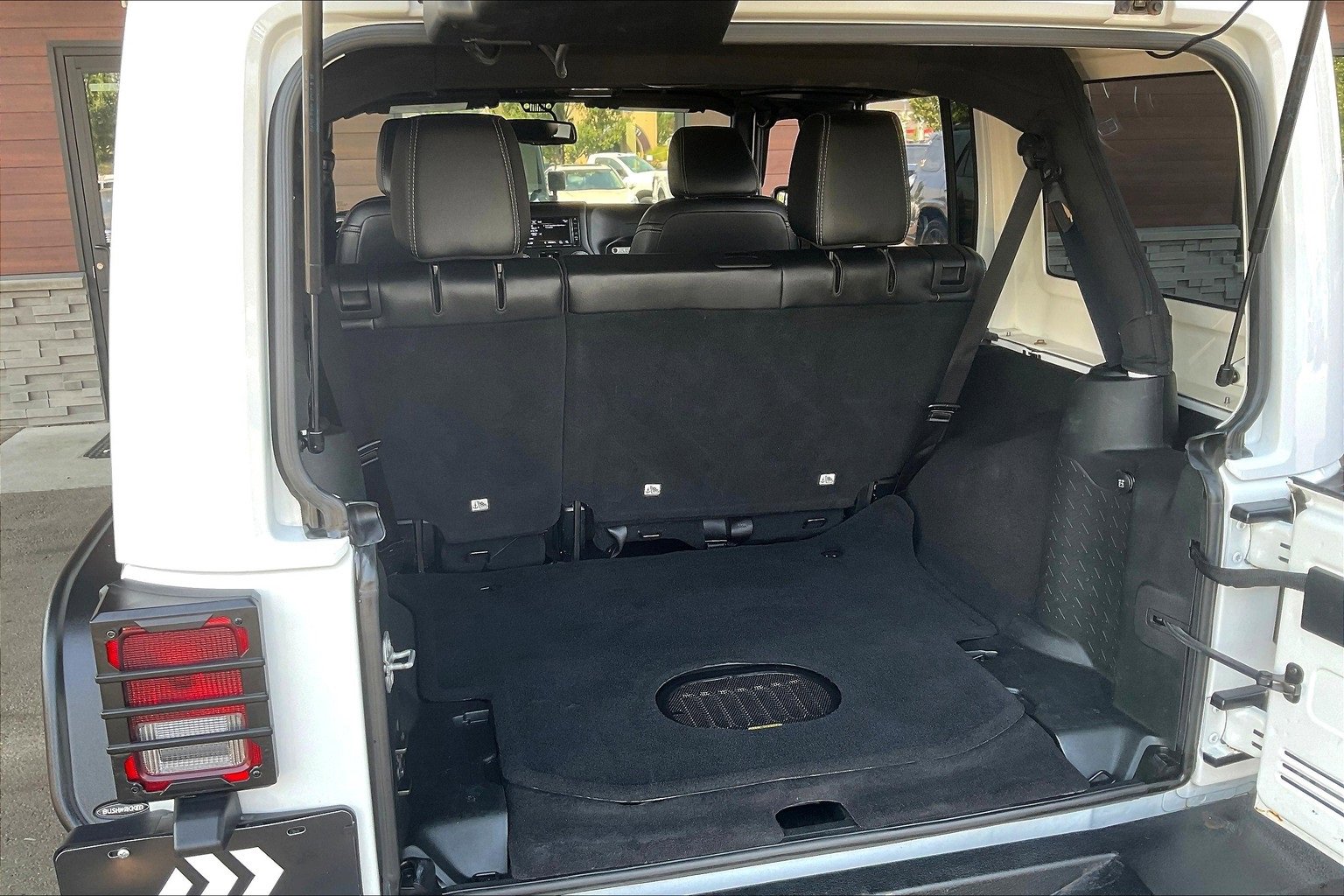 Used 2018 Jeep Wrangler Unlimited Rubicon w/ Cold Weather Group image 29