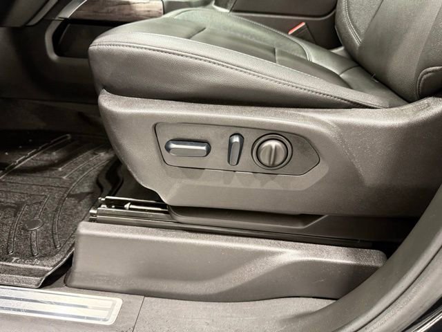 Used 2023 Chevrolet Silverado 3500 LTZ w/ LTZ Convenience Package image 14