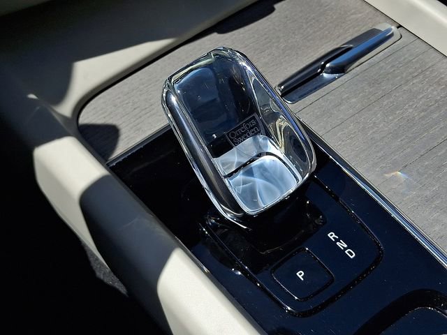 Used 2023 Volvo XC60 B6 Ultimate w/ Climate Package image 15