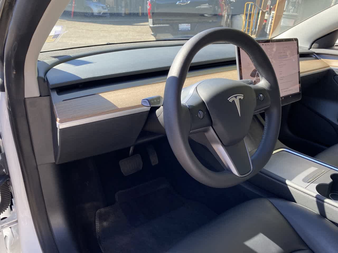 Used 2023 Tesla Model 3 Standard Range RWD image 2