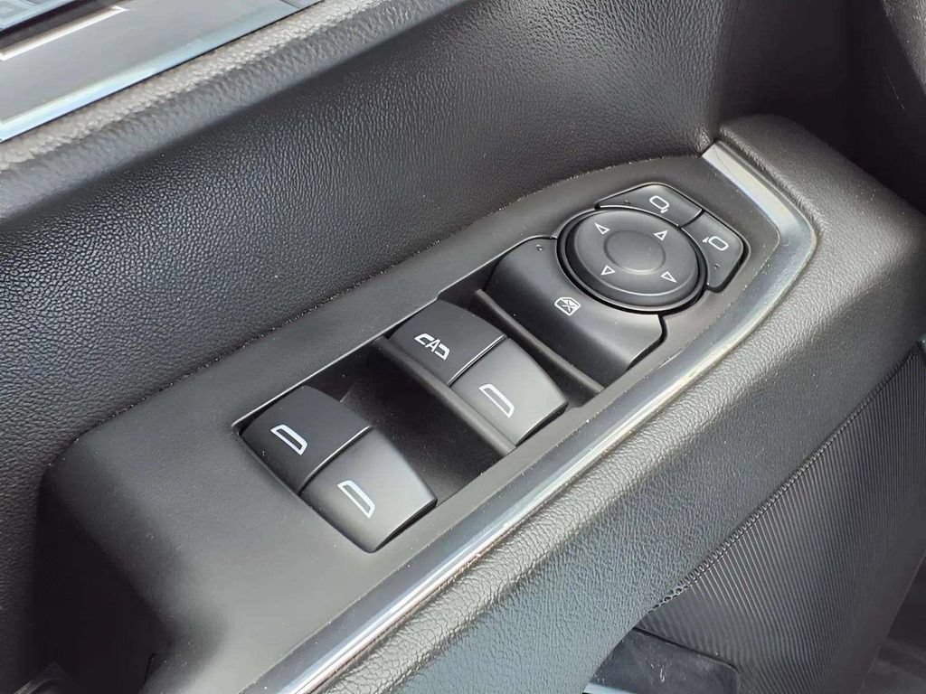 Used 2025 Chevrolet Silverado 1500 LT RWD image 18