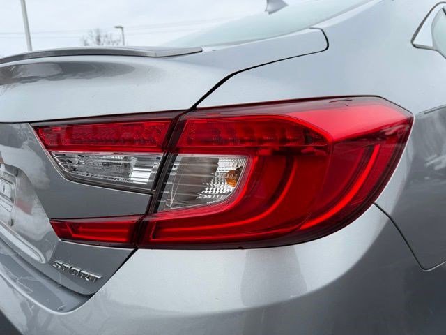 Used 2018 Honda Accord Sport image 6