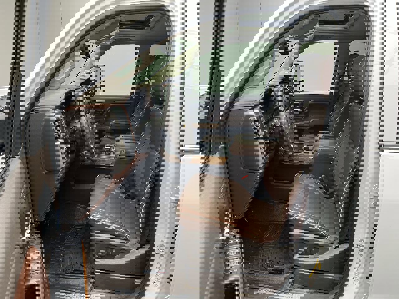 Used 2016 Chevrolet Silverado 2500 High Country w/ Duramax Plus Package image 3