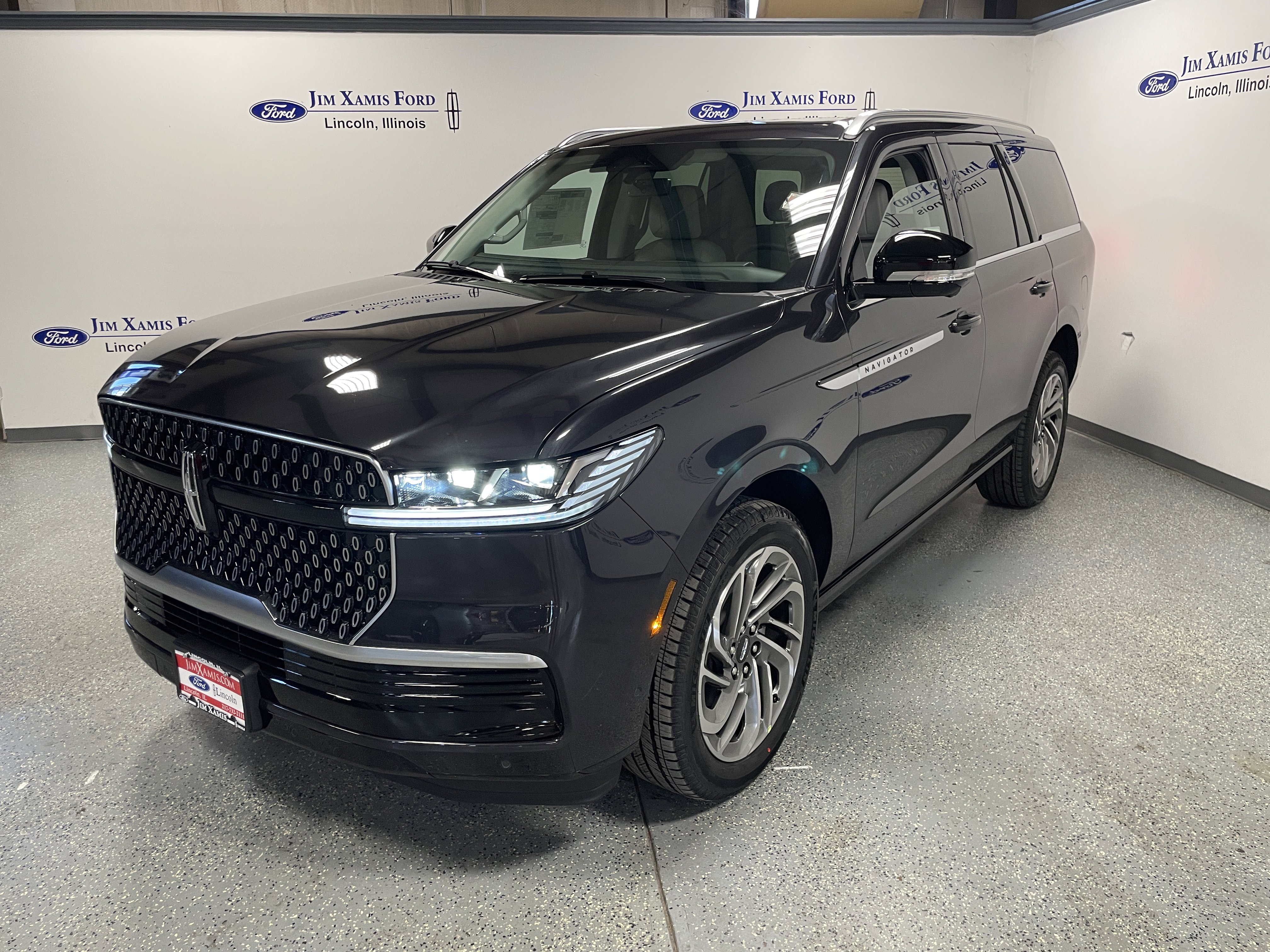 New 2025 Lincoln Navigator Reserve image 3