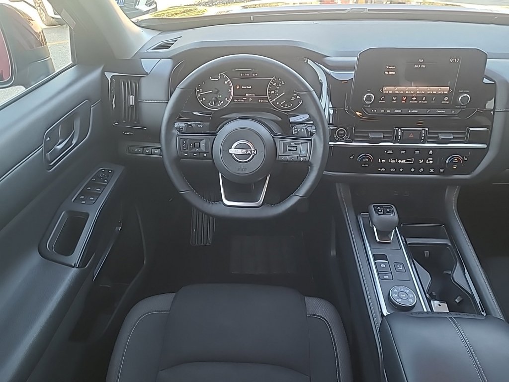 Used 2023 Nissan Pathfinder SV AWD/4WD image 14