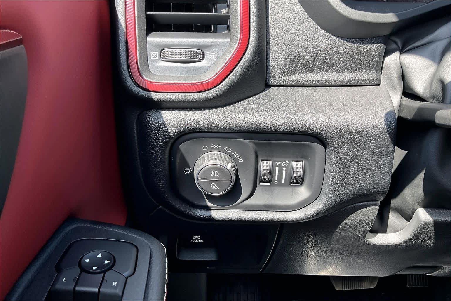 Used 2026 RAM 1500 Rebel AWD/4WD image 32