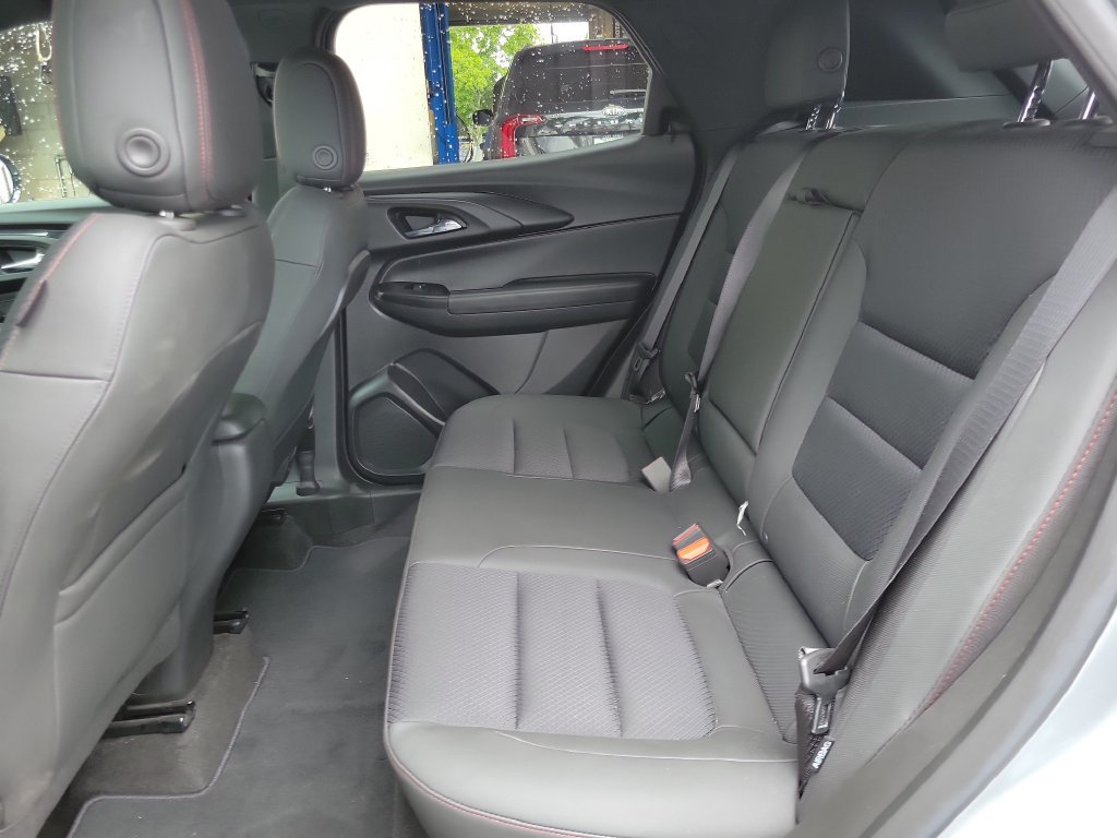 Used 2023 Chevrolet TrailBlazer RS FWD image 10