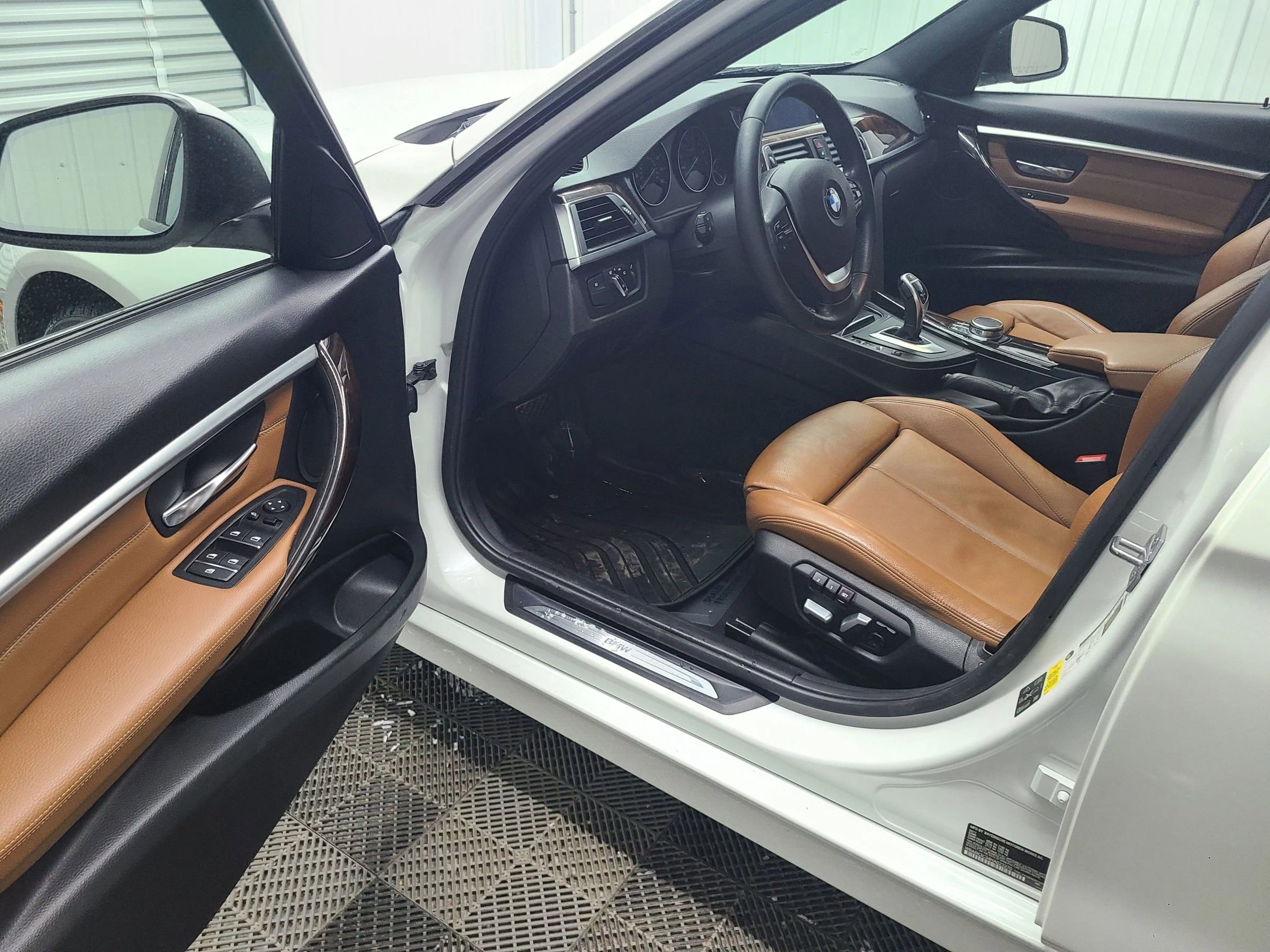 Used 2017 BMW 330i xDrive Wagon image 22