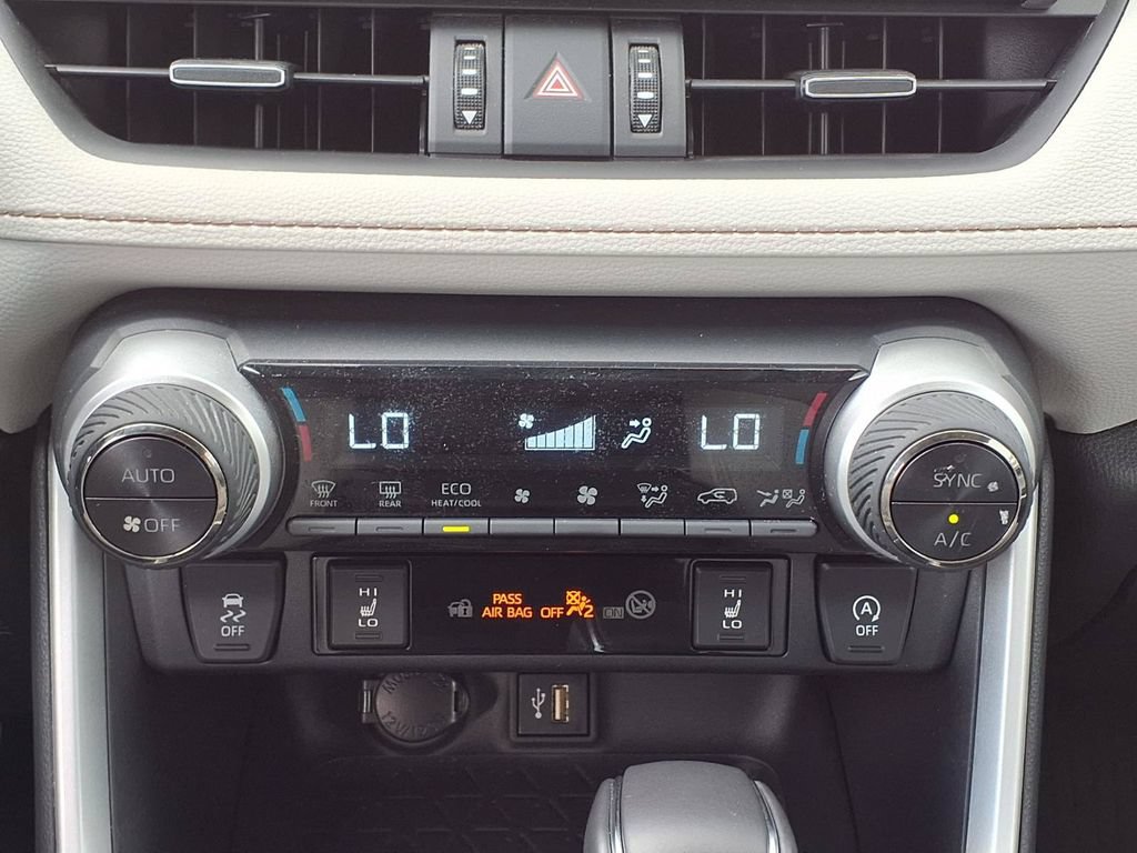 Used 2023 Toyota RAV4 XLE Premium AWD/4WD image 25