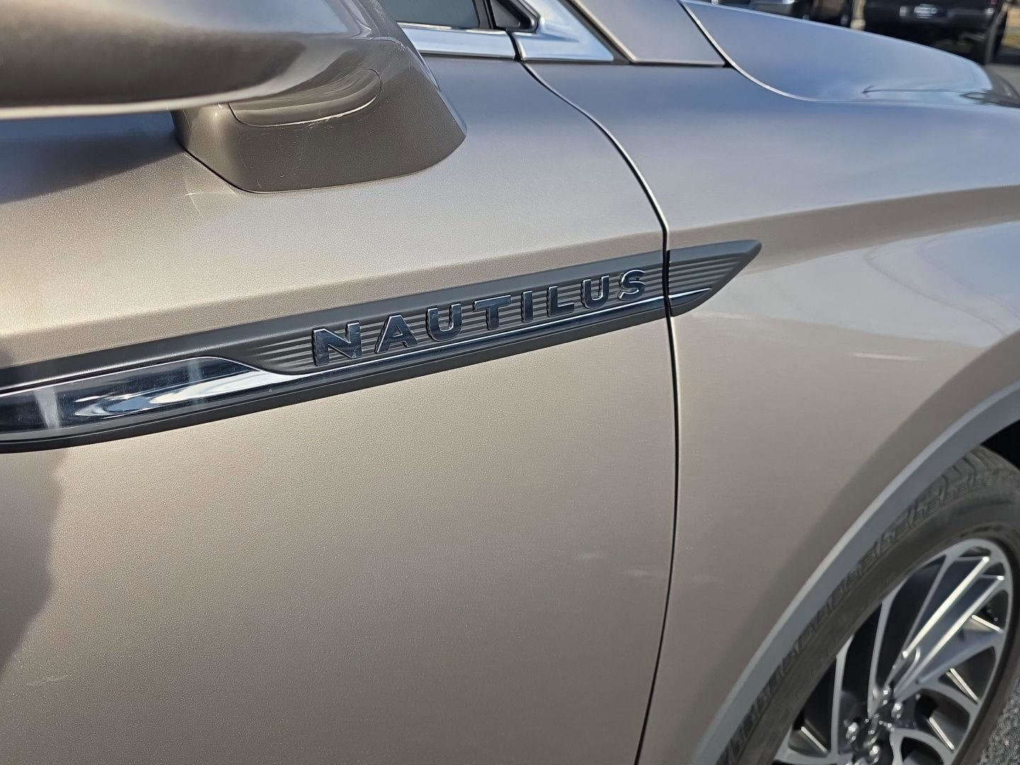 Used 2020 Lincoln Nautilus Reserve image 25