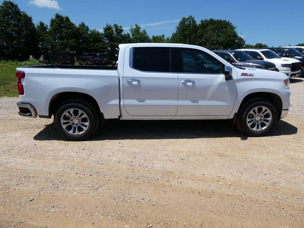 New 2026 Chevrolet Silverado 1500 LTZ w/ LTZ Premium Package AWD/4WD image 3