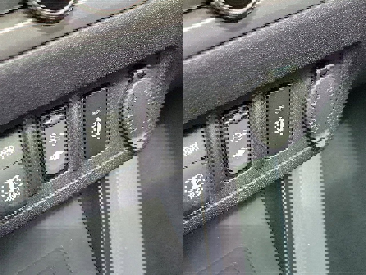 Used 2018 Toyota Tacoma Limited image 31