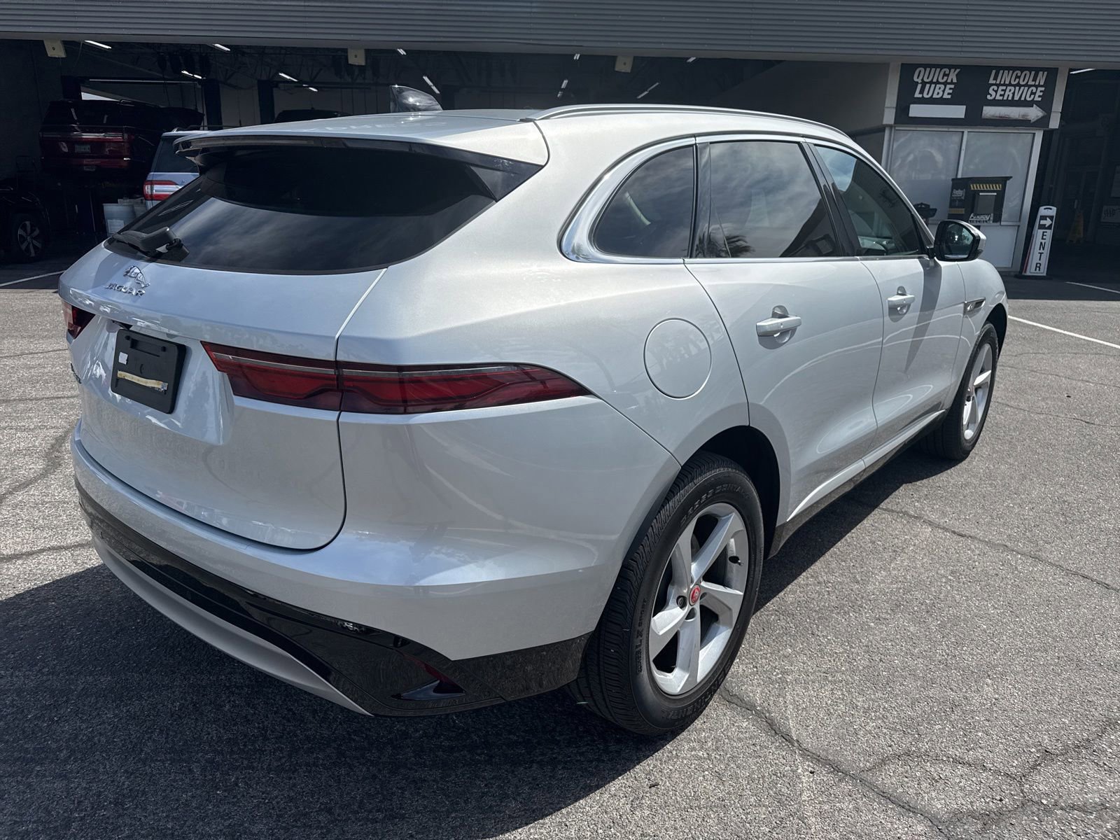 Used 2023 Jaguar F-PACE S AWD/4WD image 5