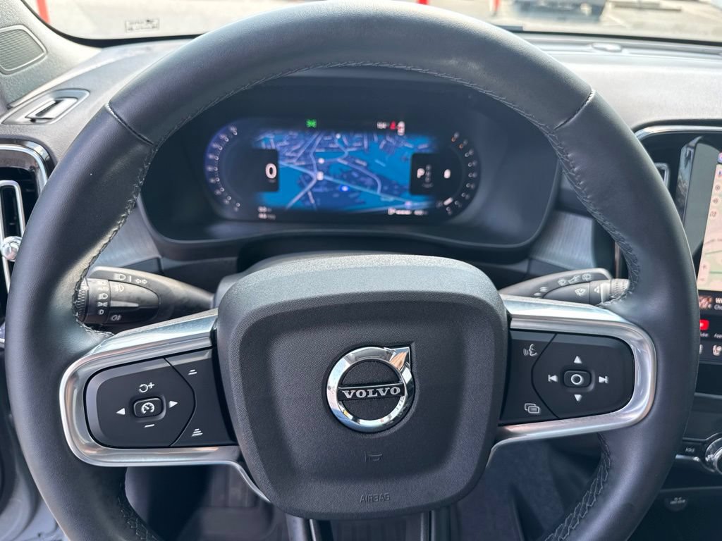 Used 2025 Volvo XC40 B5 Plus w/ Protection Package Premier AWD/4WD image 32