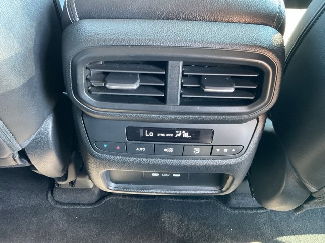 Used 2024 Honda Pilot Touring image 23