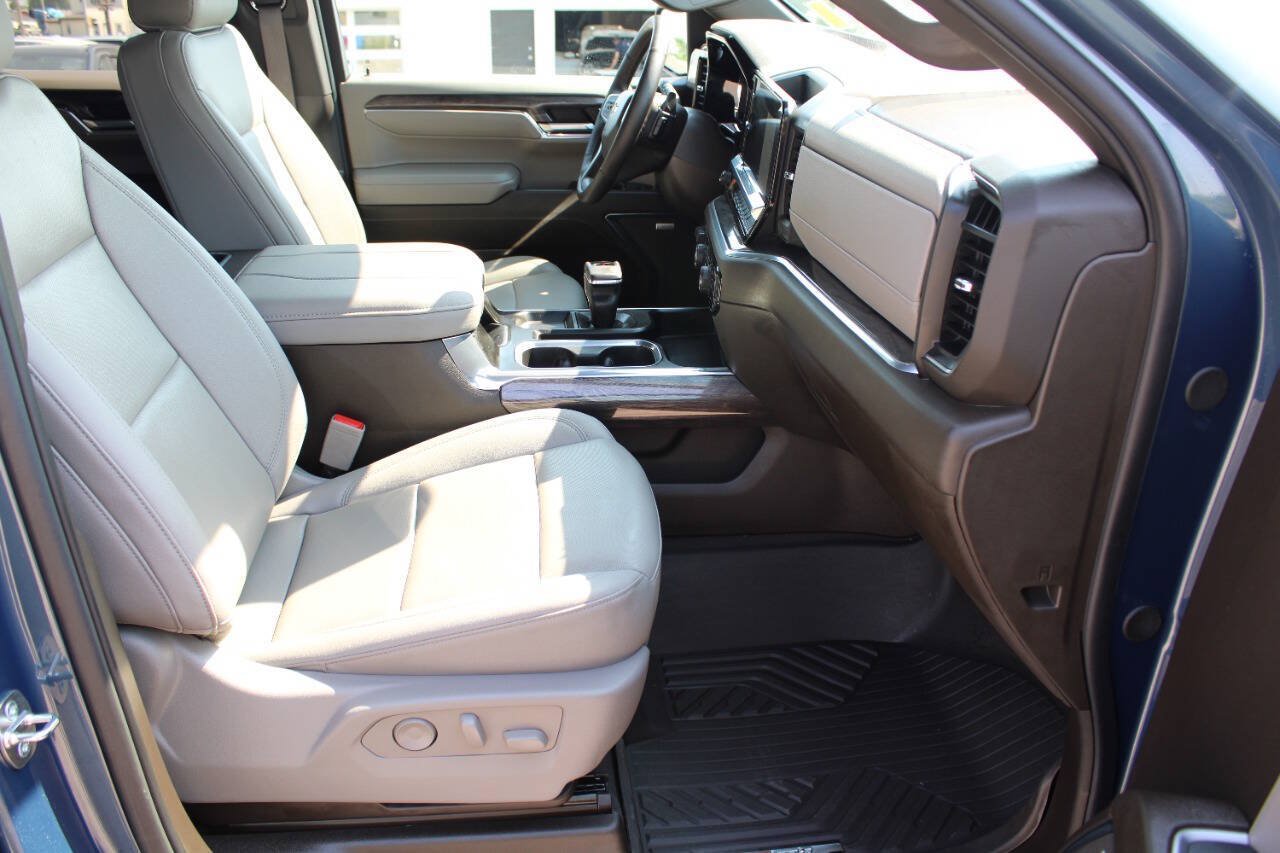 Used 2024 Chevrolet Silverado 1500 LTZ AWD/4WD image 8