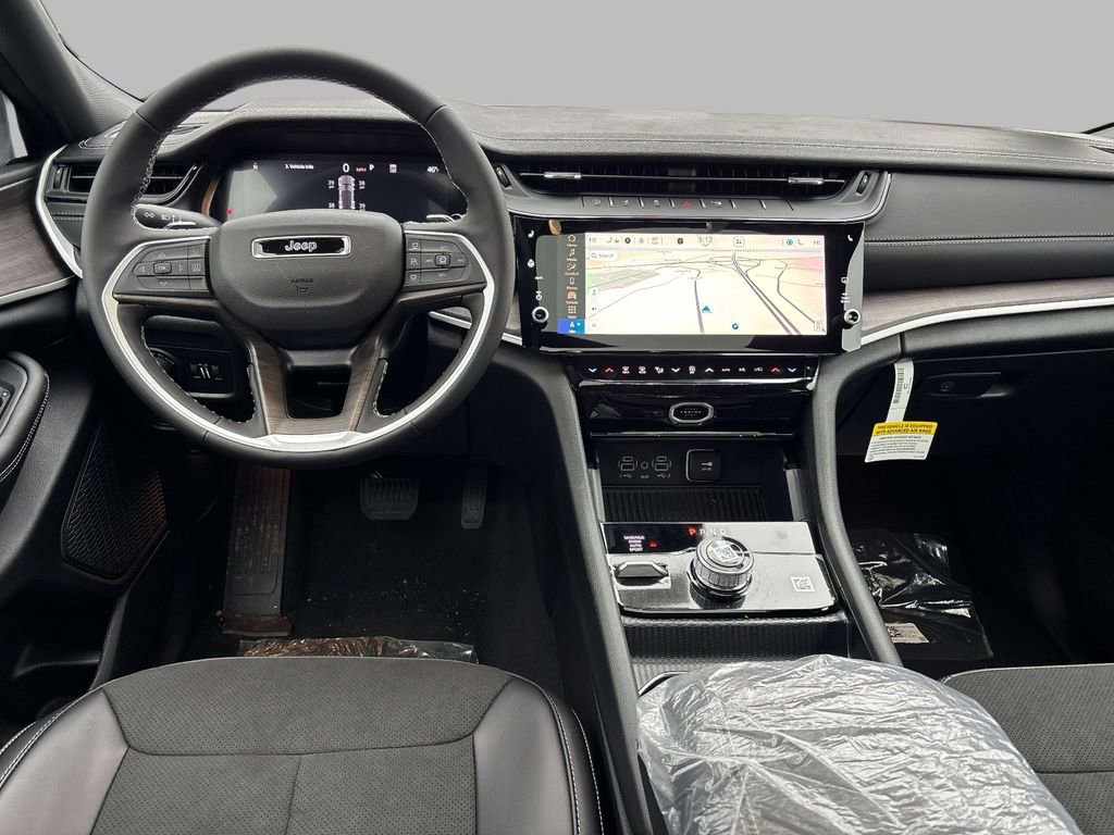 New 2026 Jeep Grand Cherokee Altitude AWD/4WD image 8