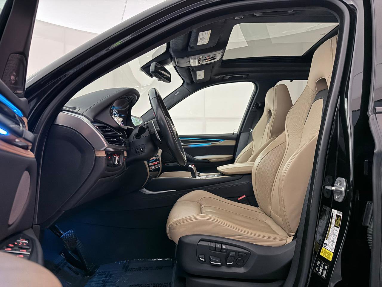 Used 2018 BMW X5 M image 21