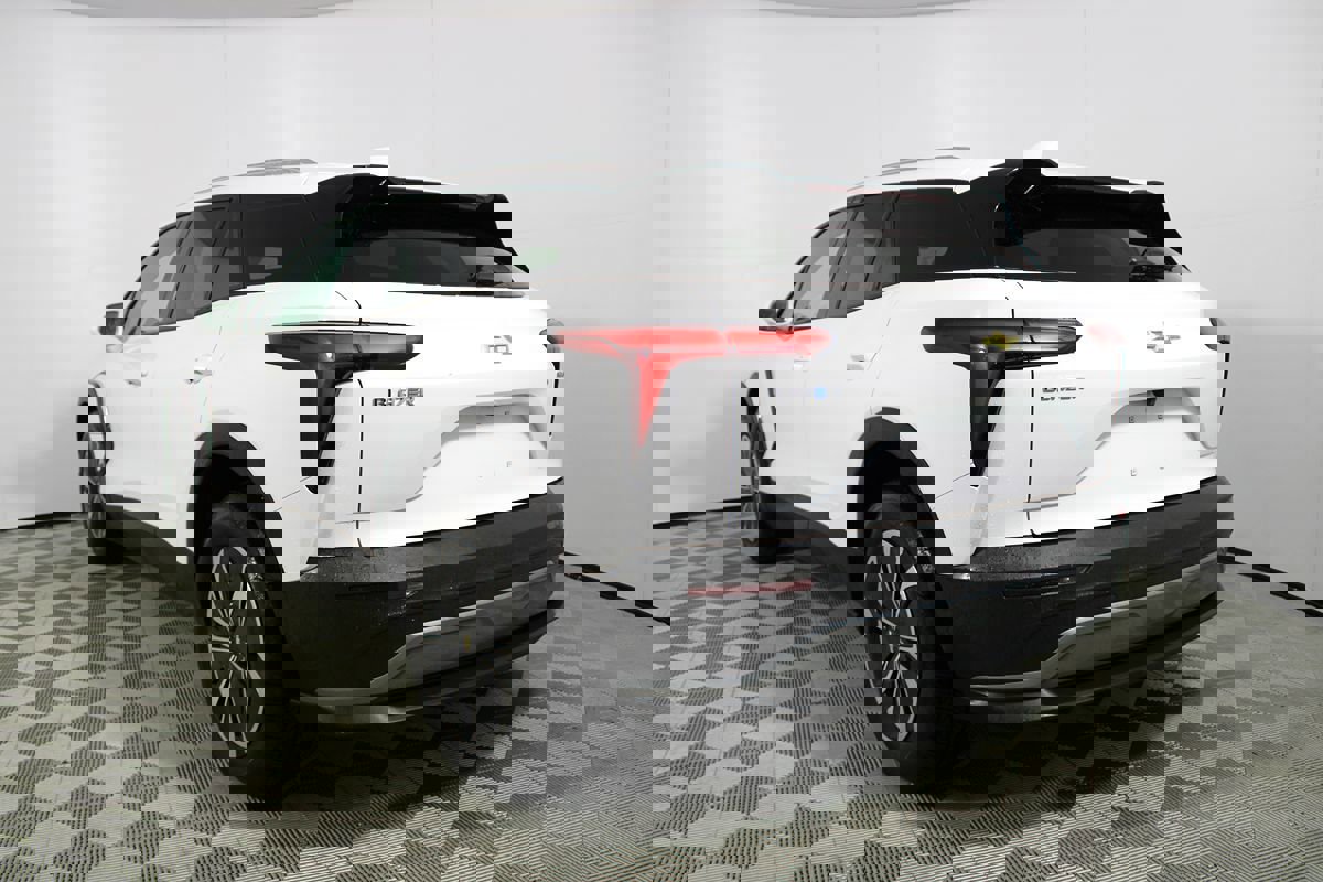 Used 2024 Chevrolet Blazer EV LT image 30