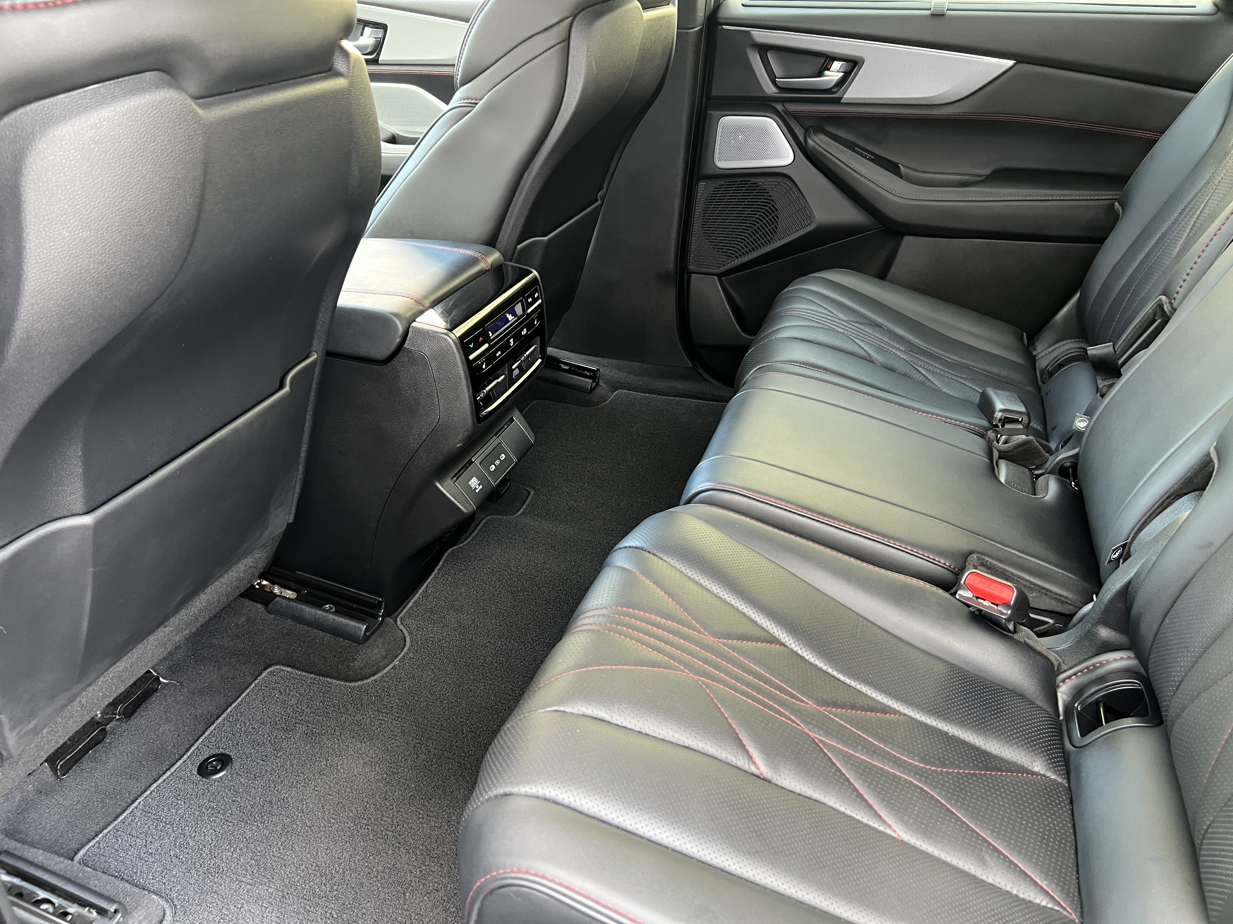 Used 2025 Acura MDX A-Spec w/ Advance Package AWD/4WD image 15