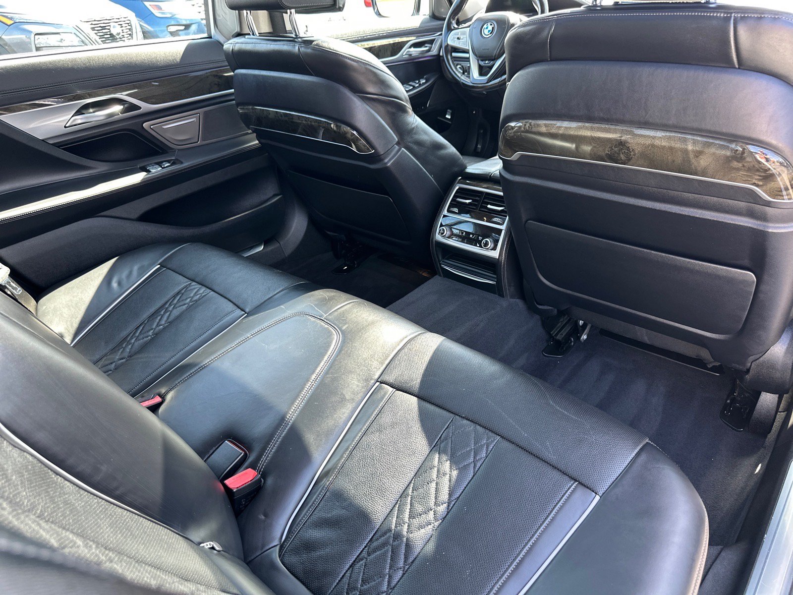 Used 2020 BMW 745e xDrive AWD/4WD image 27