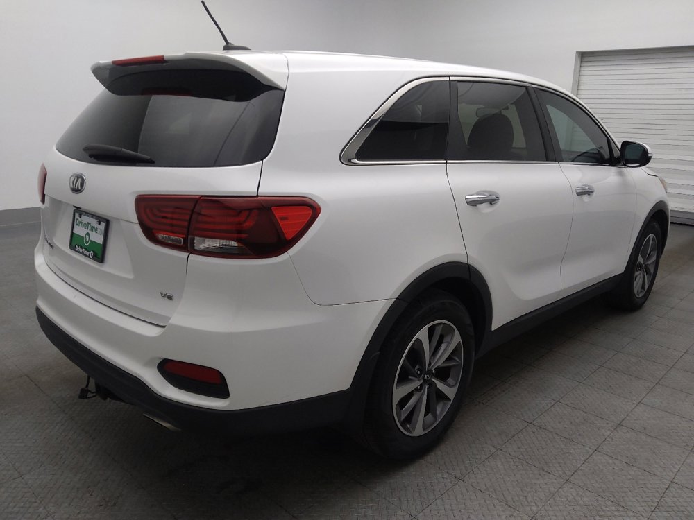Used 2020 Kia Sorento LX image 9