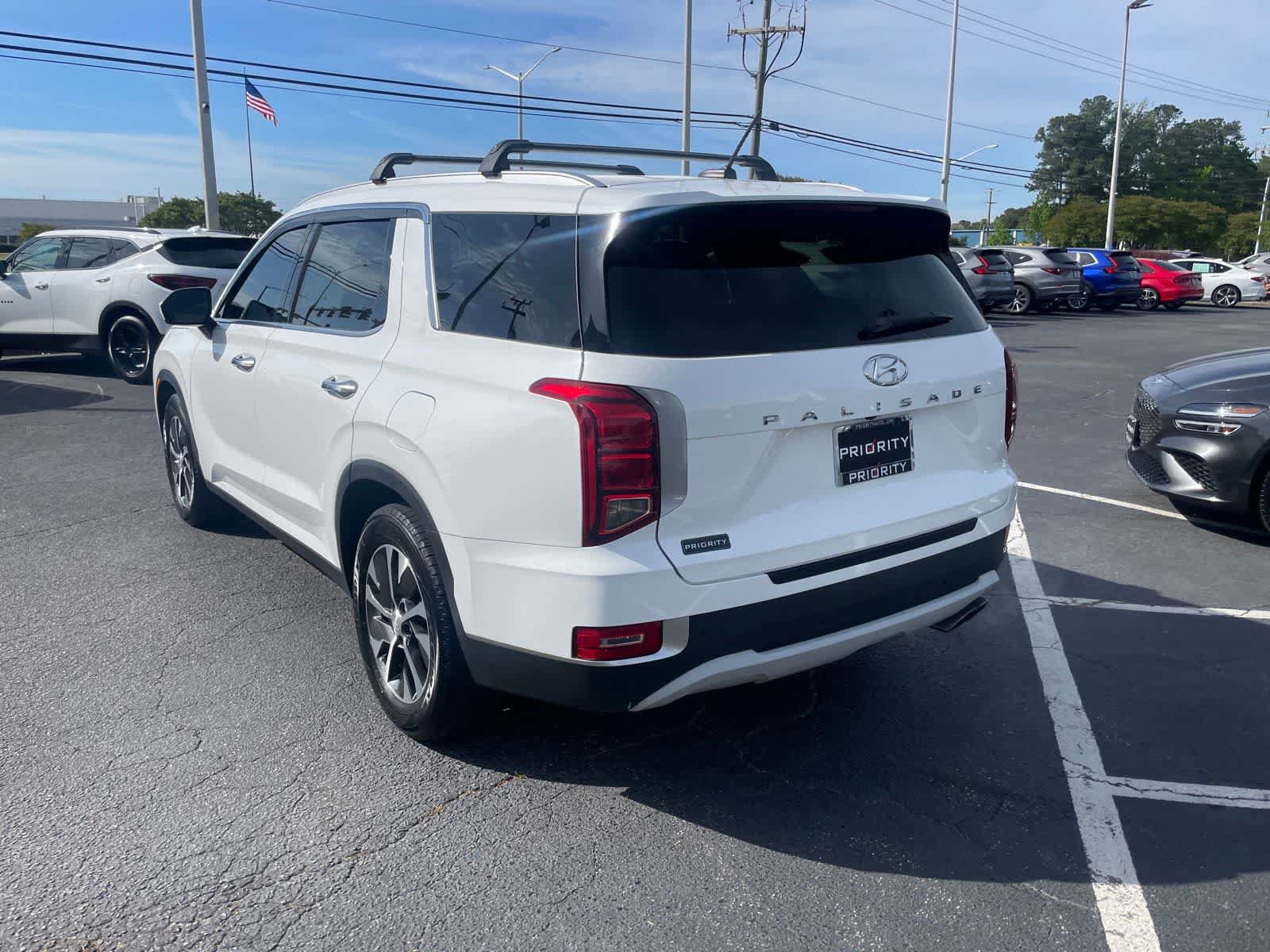Used 2021 Hyundai Palisade SEL FWD image 3