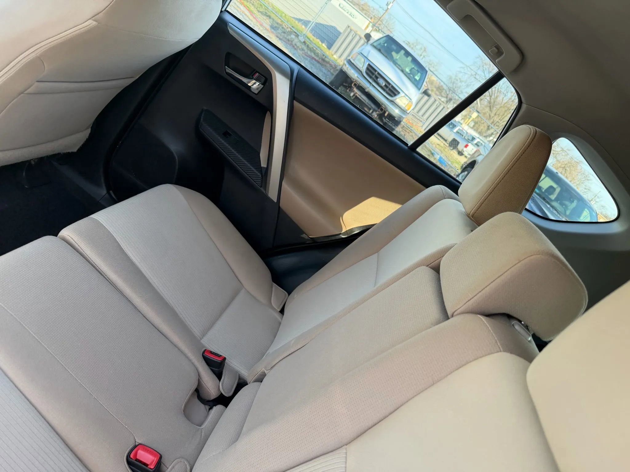 Used 2015 Toyota RAV4 XLE image 31