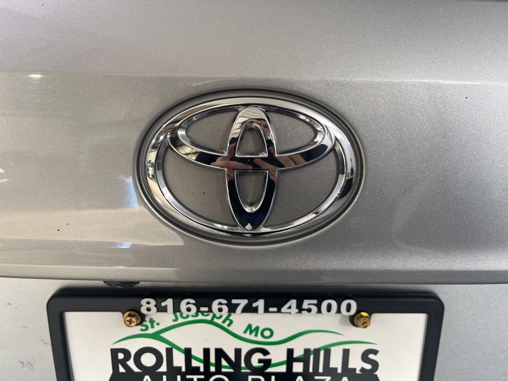 Used 2022 Toyota Highlander XLE AWD/4WD image 47