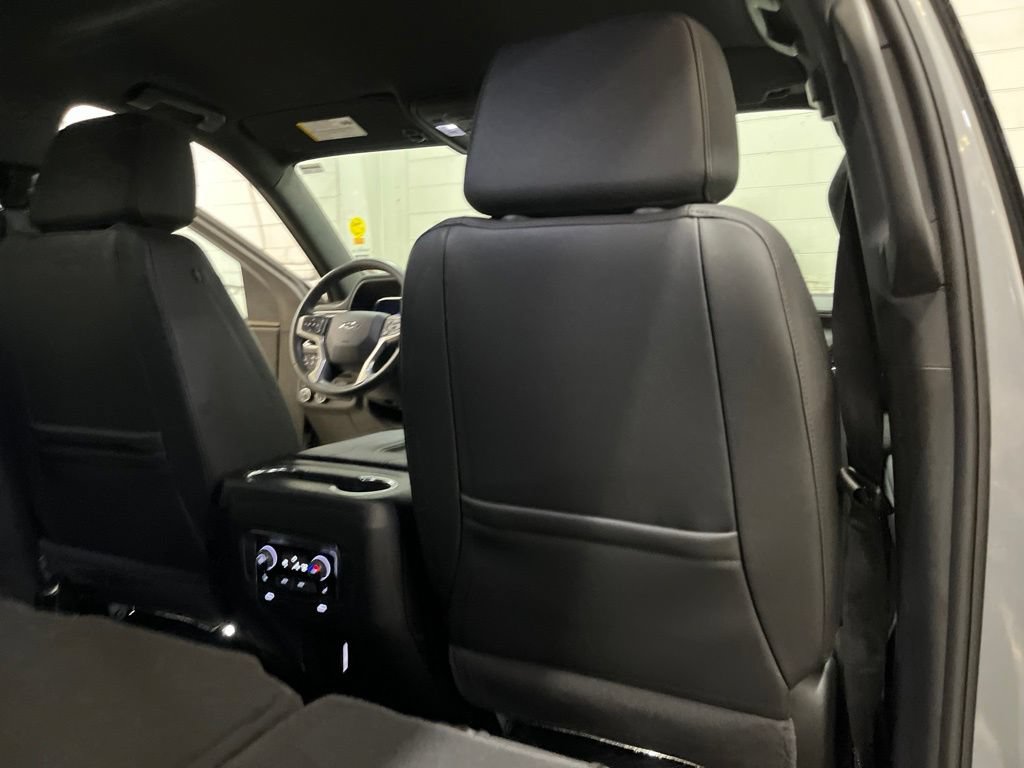 Used 2024 Chevrolet Tahoe Z71 w/ Luxury Package AWD/4WD image 30