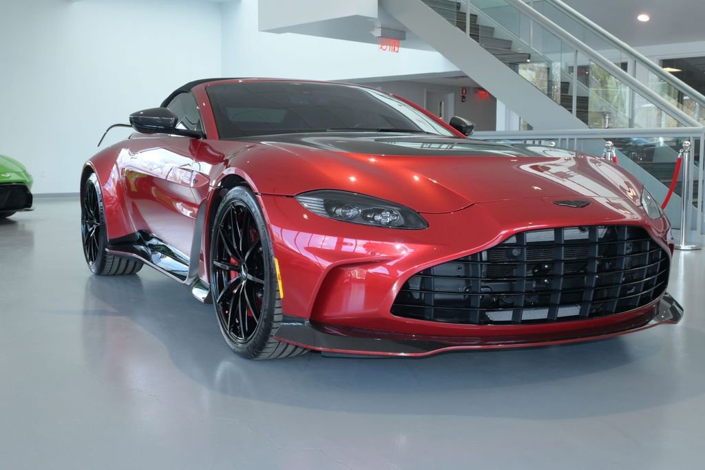 Used 2023 Aston Martin V12 Vantage Roadster RWD image 2