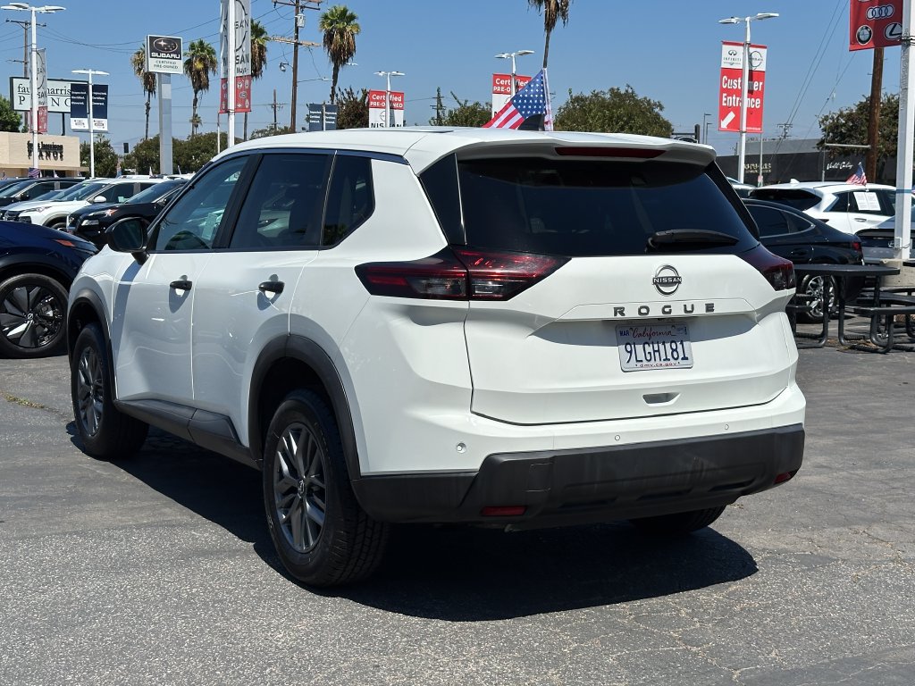 Used 2024 Nissan Rogue S FWD image 4