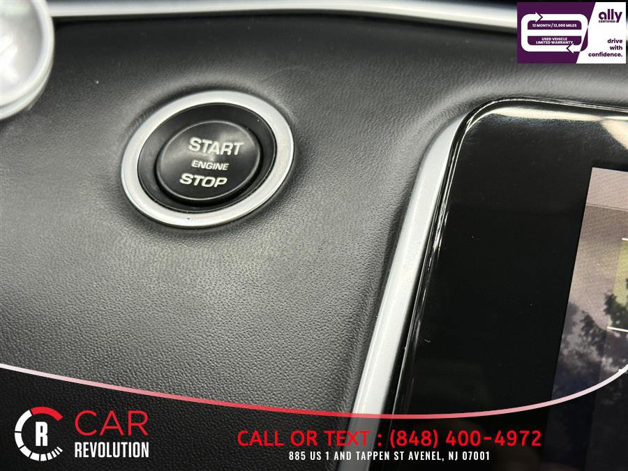 Used 2020 Land Rover Range Rover Evoque SE image 23