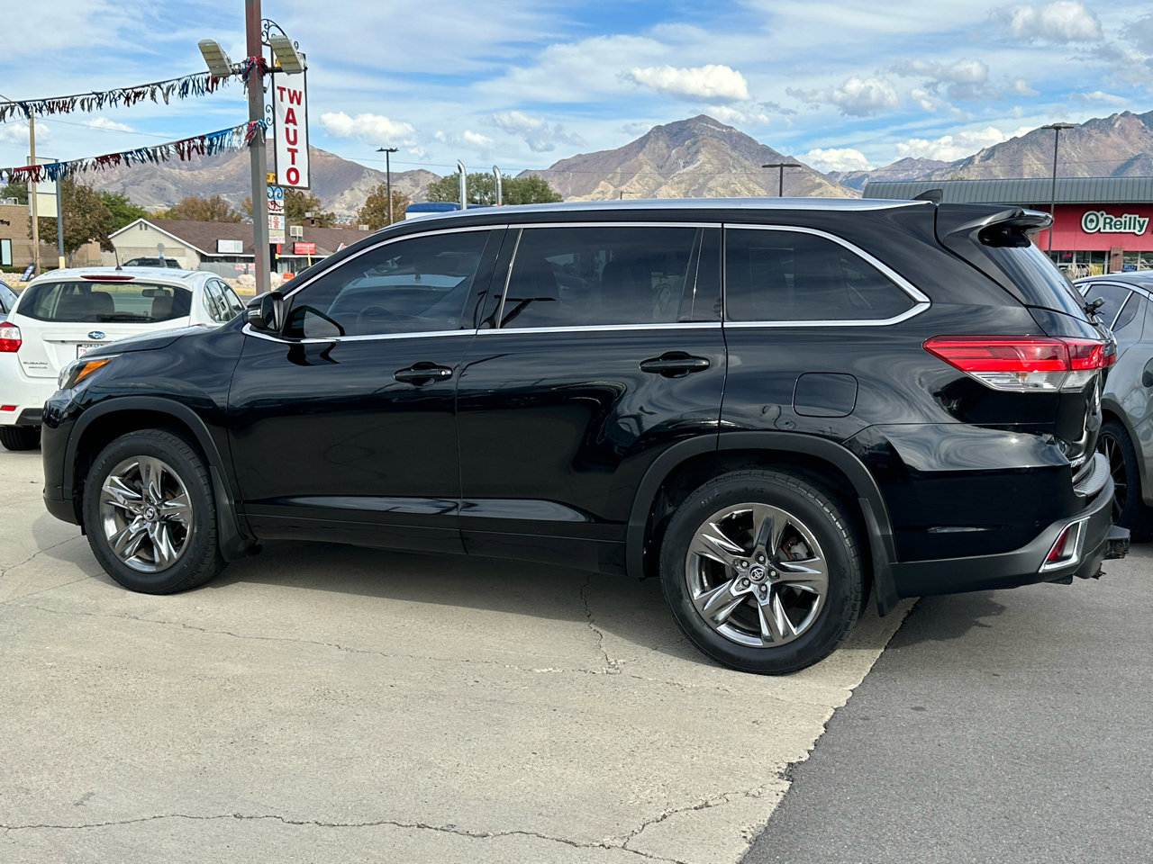 Used 2017 Toyota Highlander Limited image 8