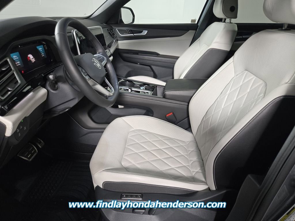 Used 2025 Volkswagen Atlas Cross Sport SEL Premium R-Line AWD/4WD image 15