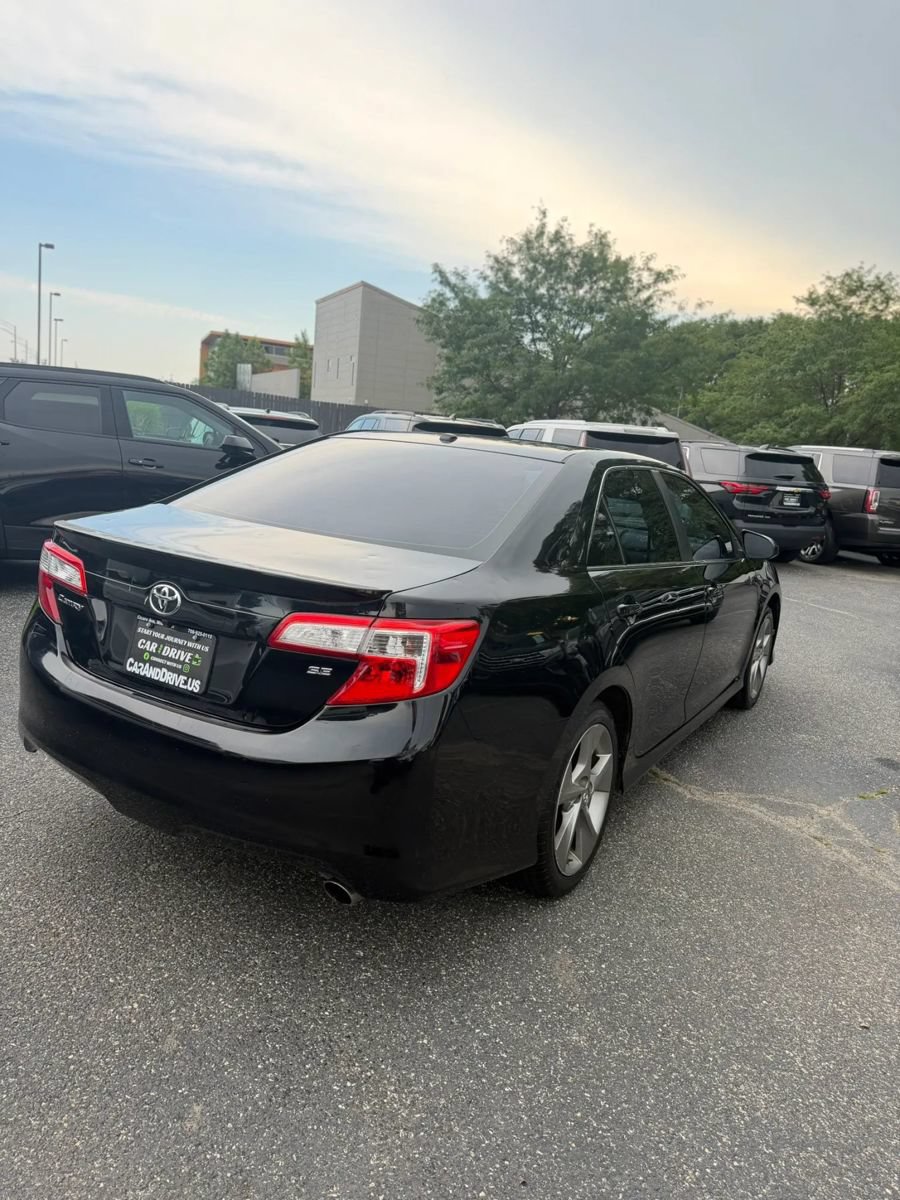 Used 2012 Toyota Camry SE FWD image 5