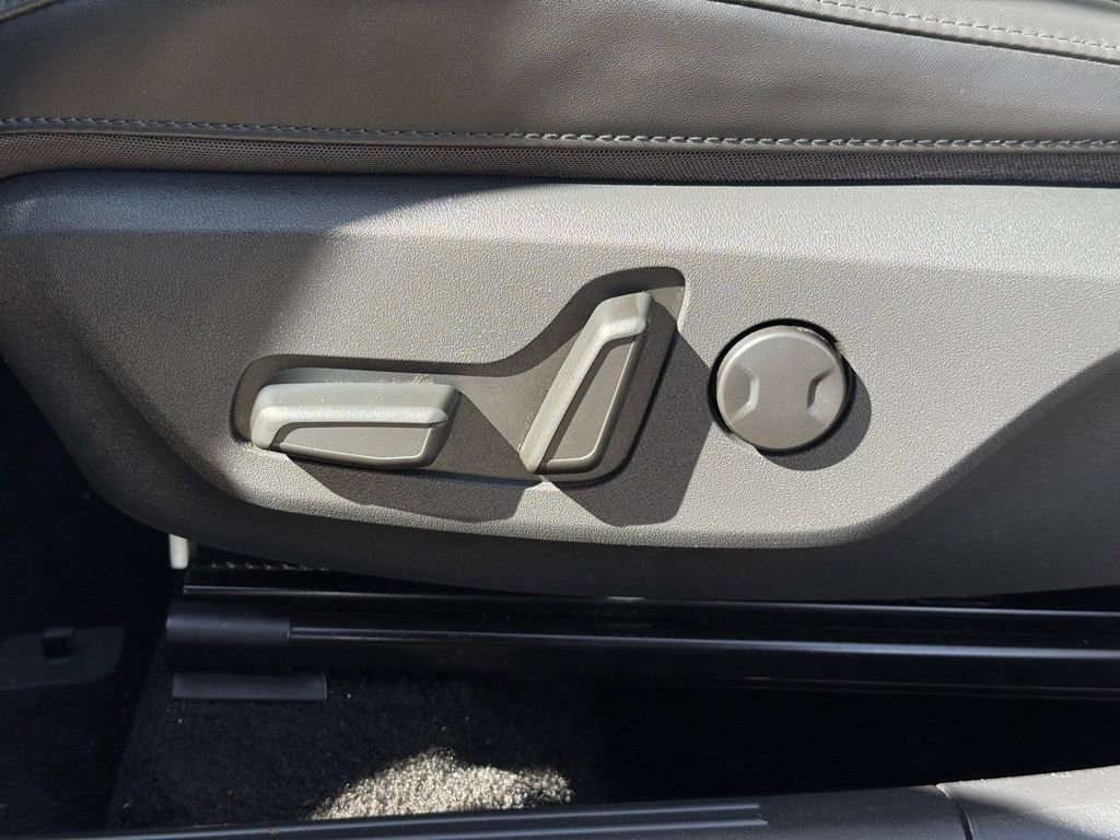 Used 2023 Kia Niro EX image 7