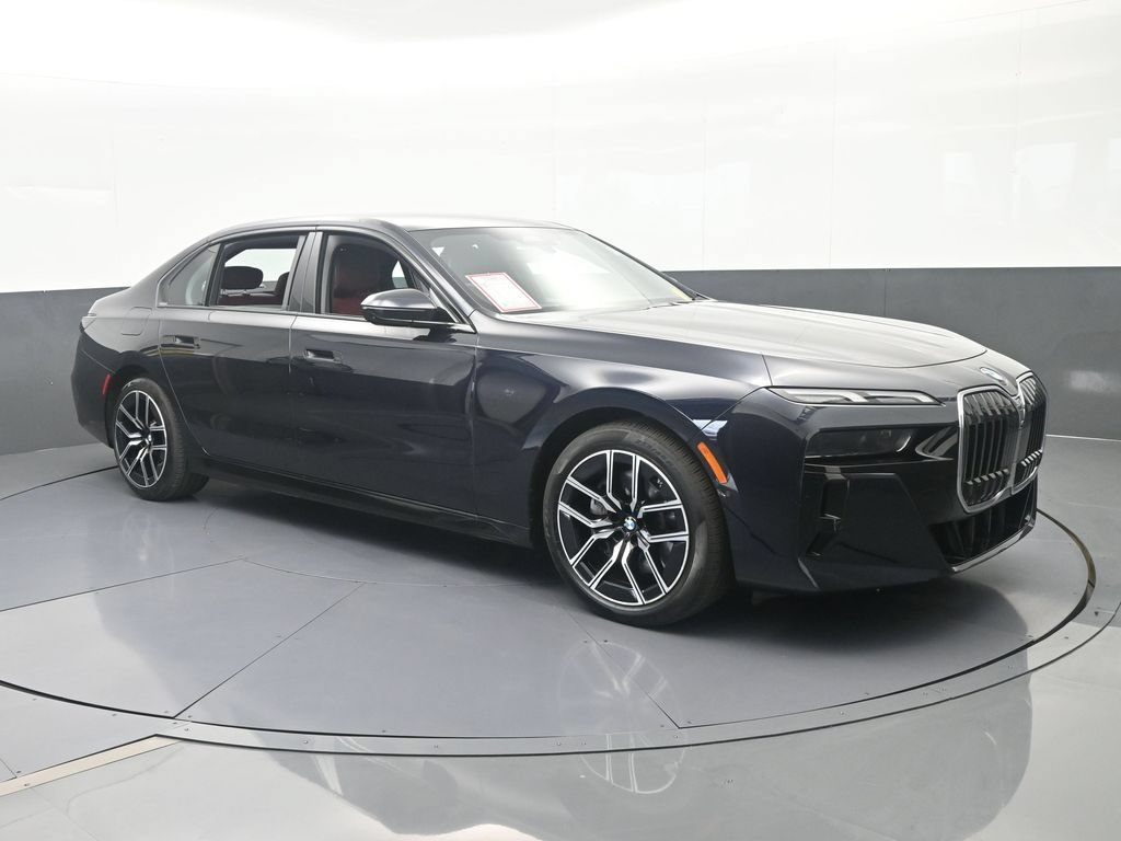 Used 2025 BMW 740i xDrive AWD/4WD image 8