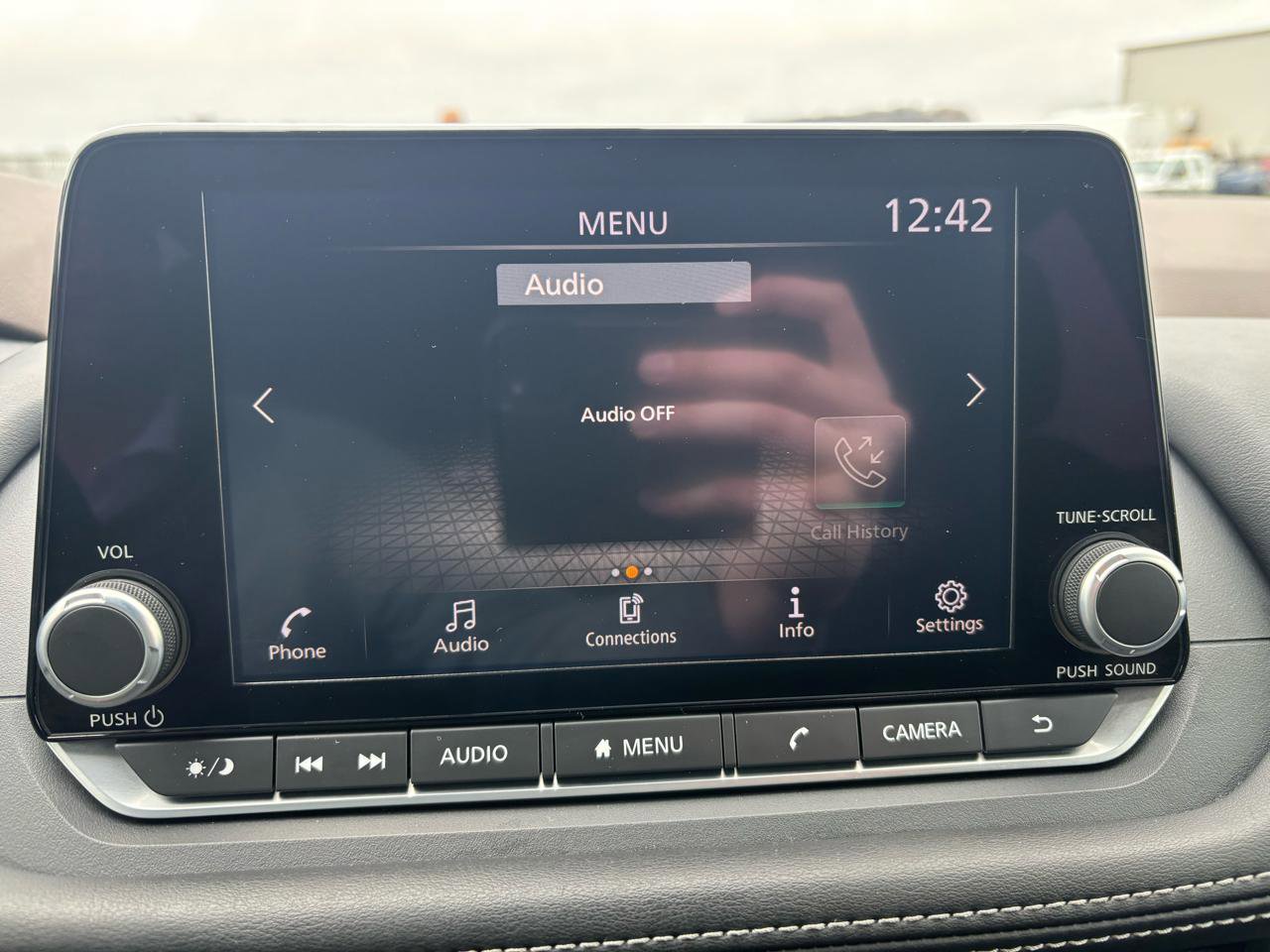Used 2023 Nissan Rogue S AWD/4WD image 19