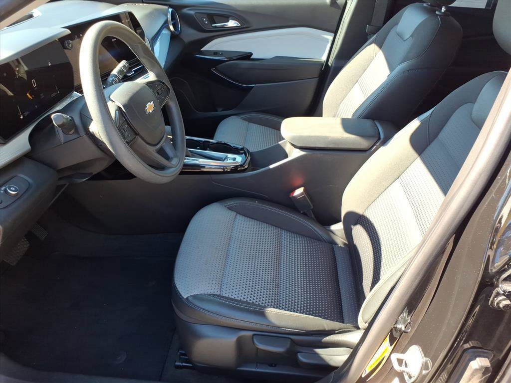 Used 2025 Chevrolet Trax LT FWD image 10