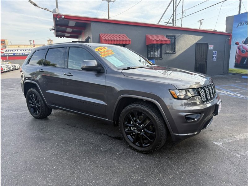 Used 2018 Jeep Grand Cherokee Altitude image 55