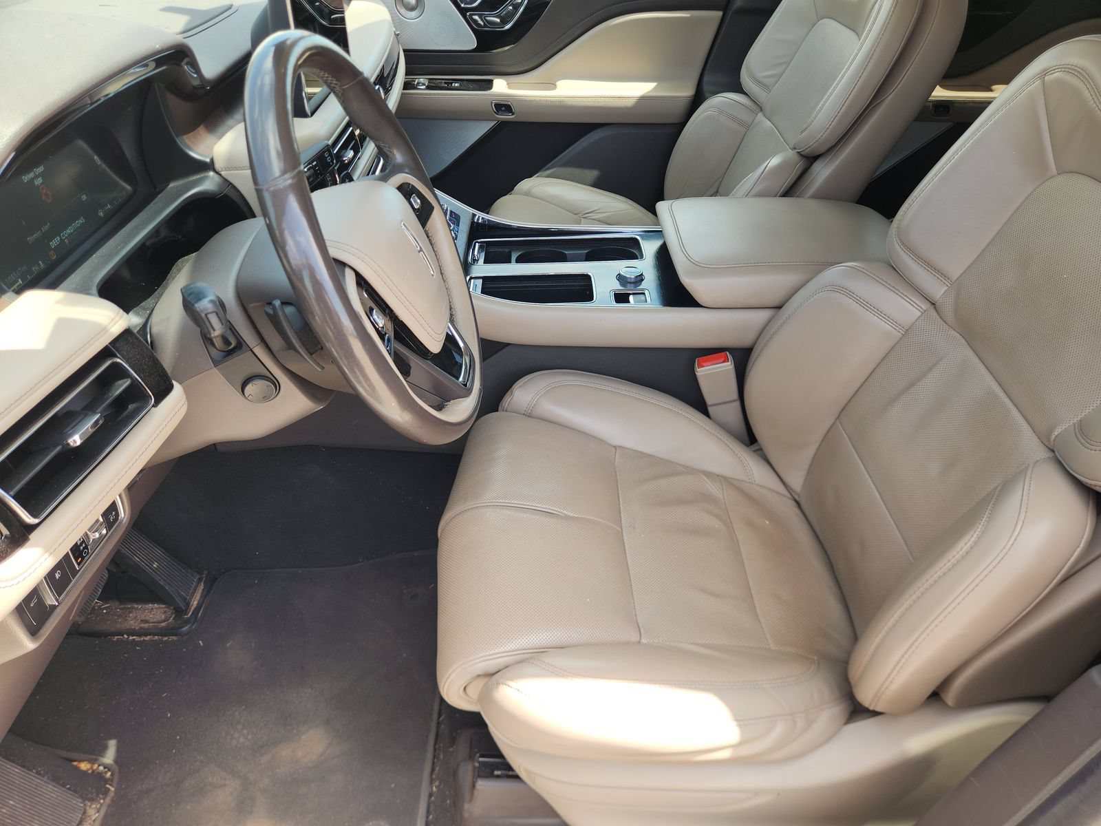 Used 2020 Lincoln Aviator Reserve w/ Equipment Group 202A AWD/4WD image 16